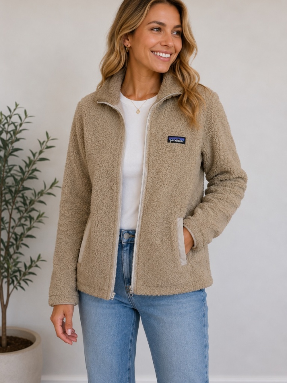 Patagonia Women’s Sherpa Los Gatos Fleece Jacket Medium Beige Full Zip Teddy